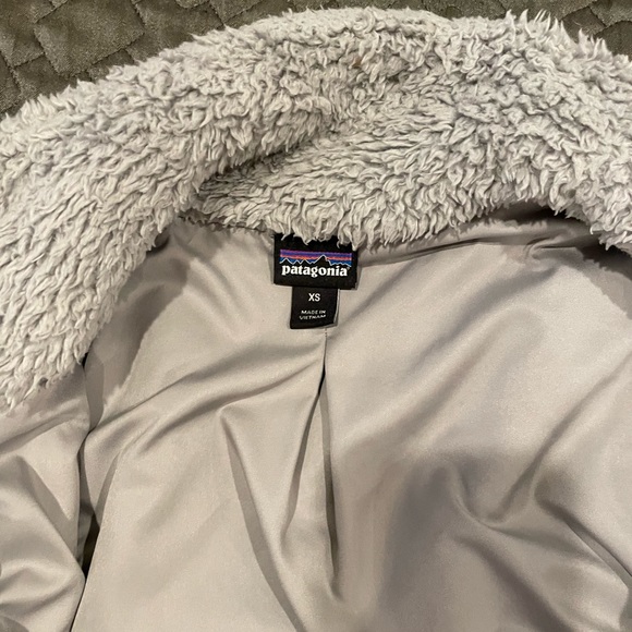 Patagonia vest size xs does have some matting could be dry cleaned - Picture 2 of 2